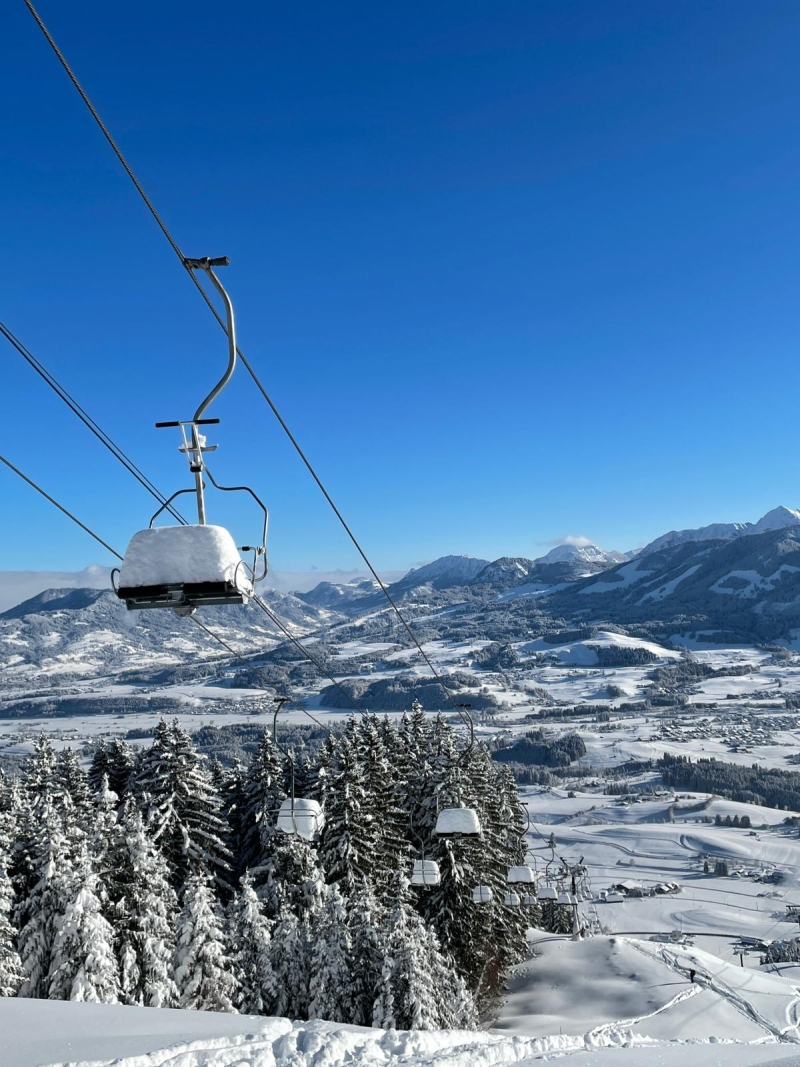 Lost Places: Skifahren unter ruhenden Liften