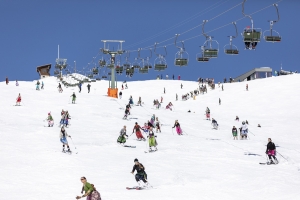 3. Kästle Dirndl Skitag in Lech am Arlberg